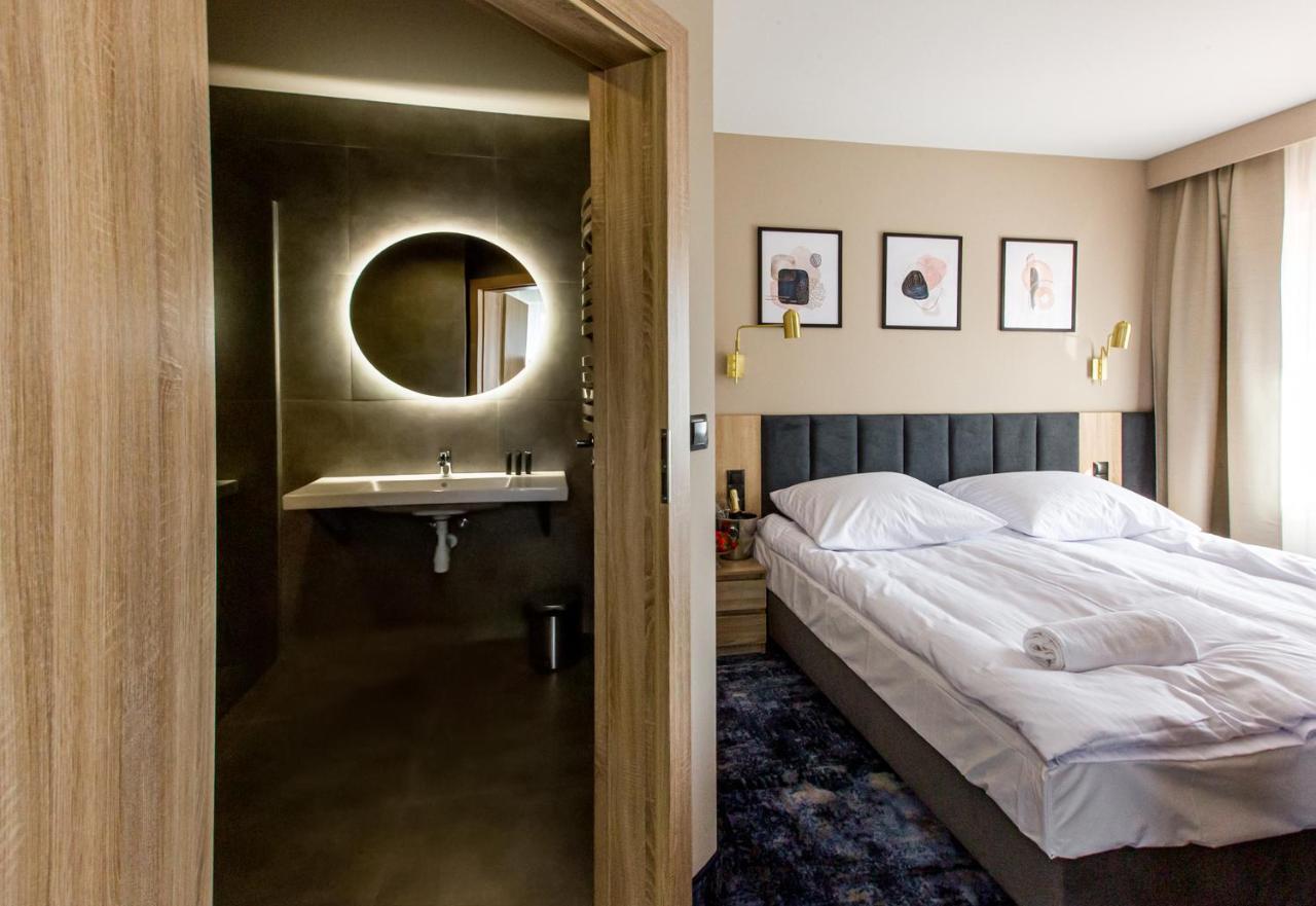 Hotel Zodiak Sucha  Extérieur photo