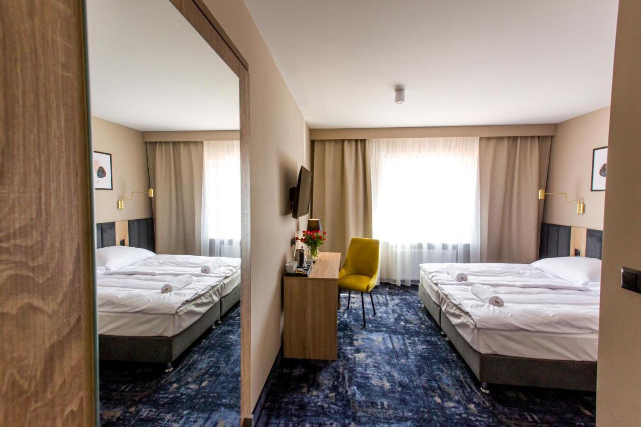 Hotel Zodiak Sucha  Extérieur photo