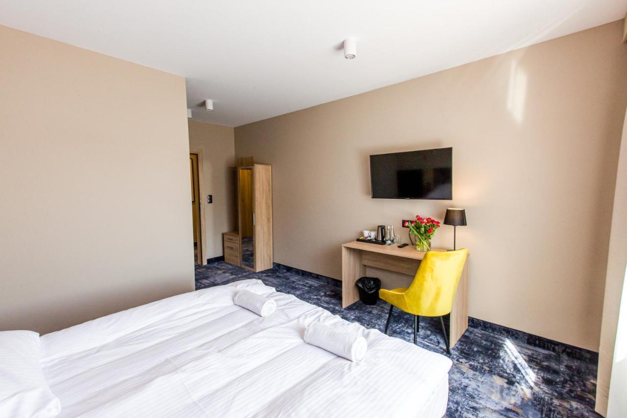 Hotel Zodiak Sucha  Extérieur photo