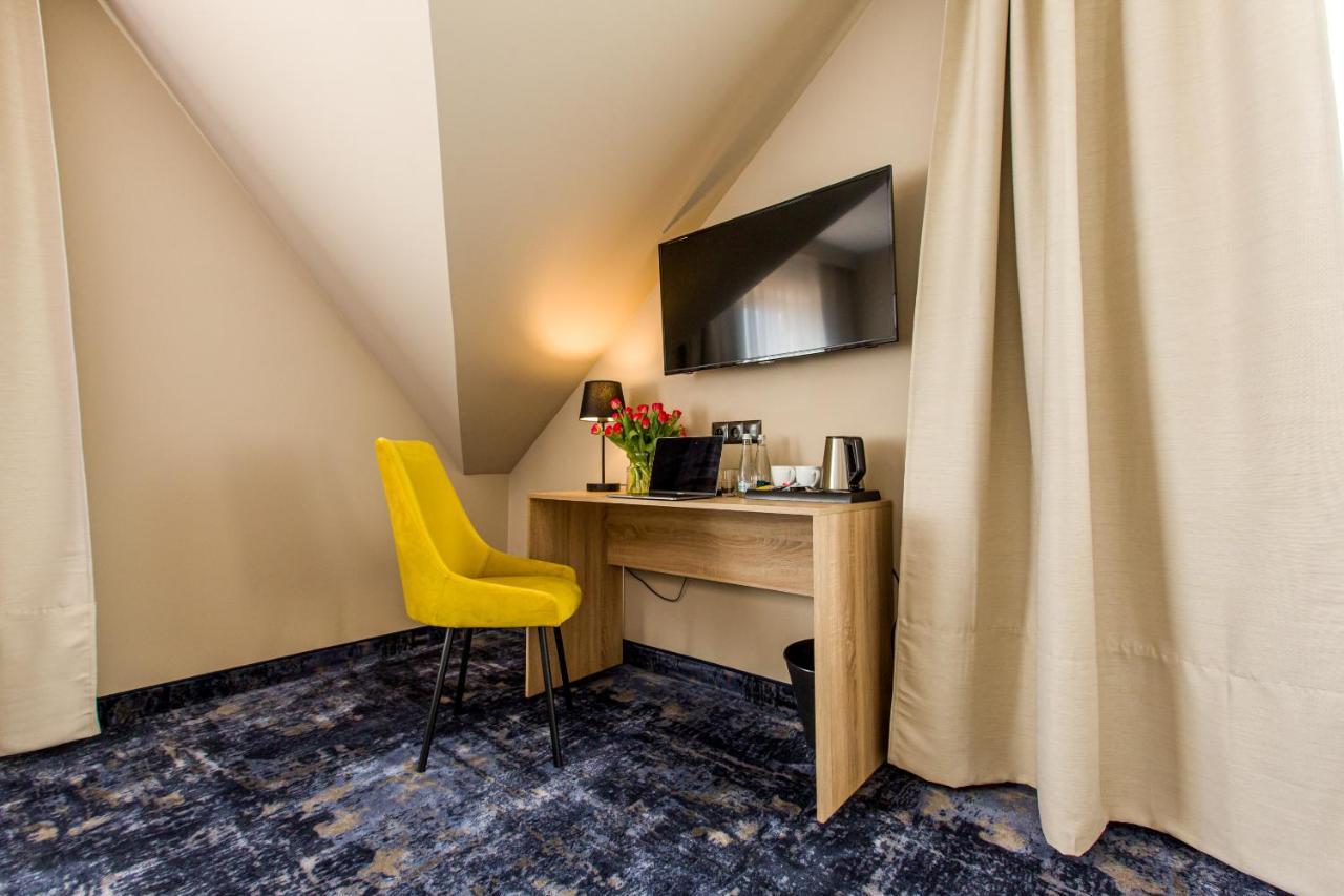Hotel Zodiak Sucha  Extérieur photo