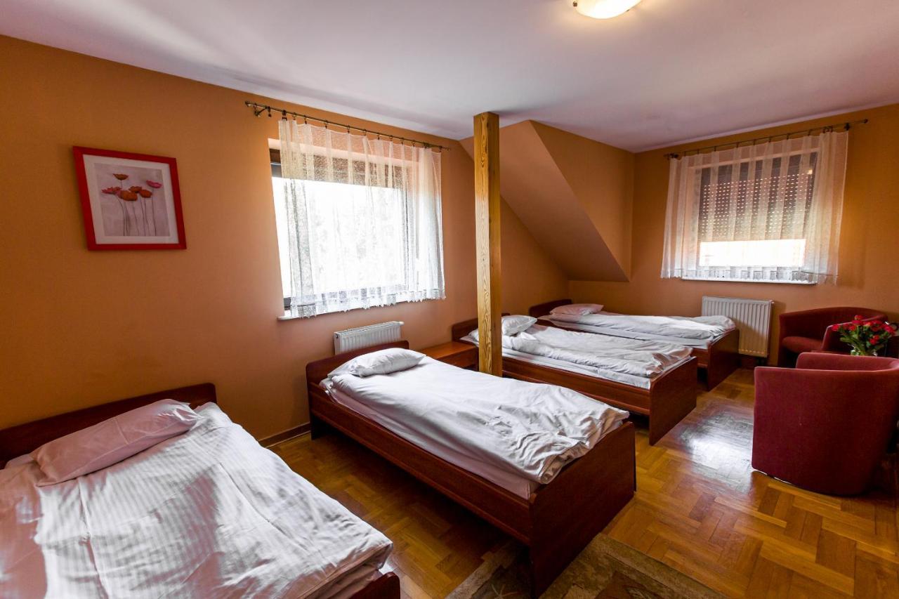 Hotel Zodiak Sucha  Extérieur photo
