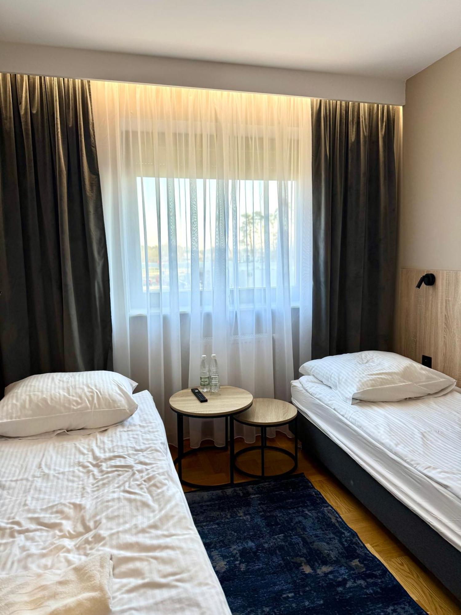 Hotel Zodiak Sucha  Extérieur photo