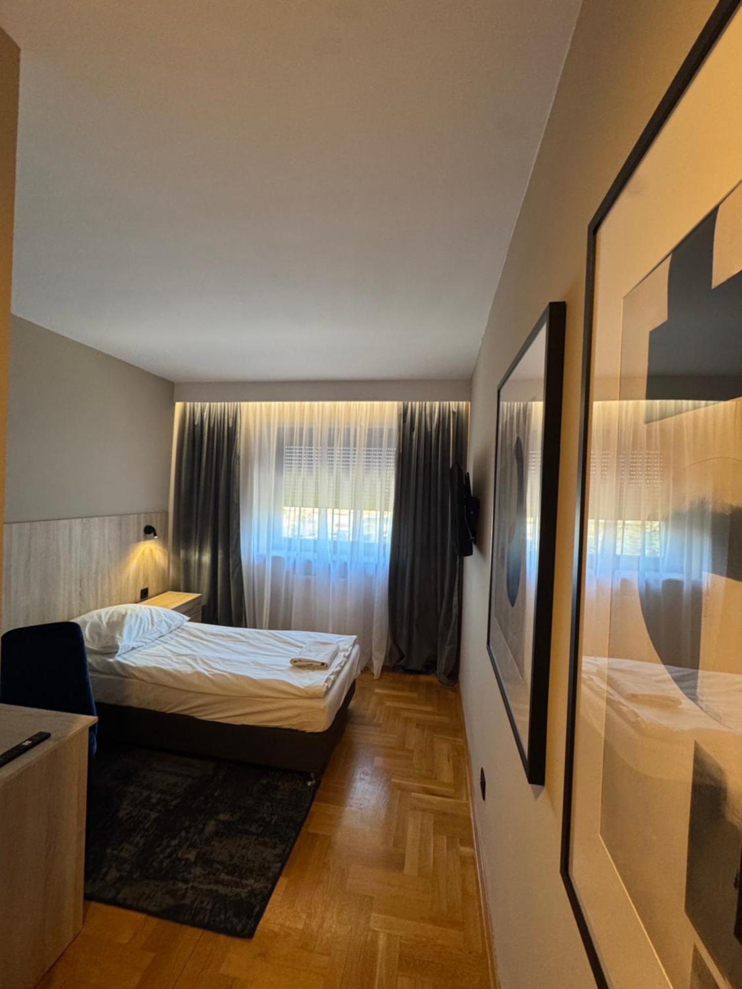 Hotel Zodiak Sucha  Extérieur photo
