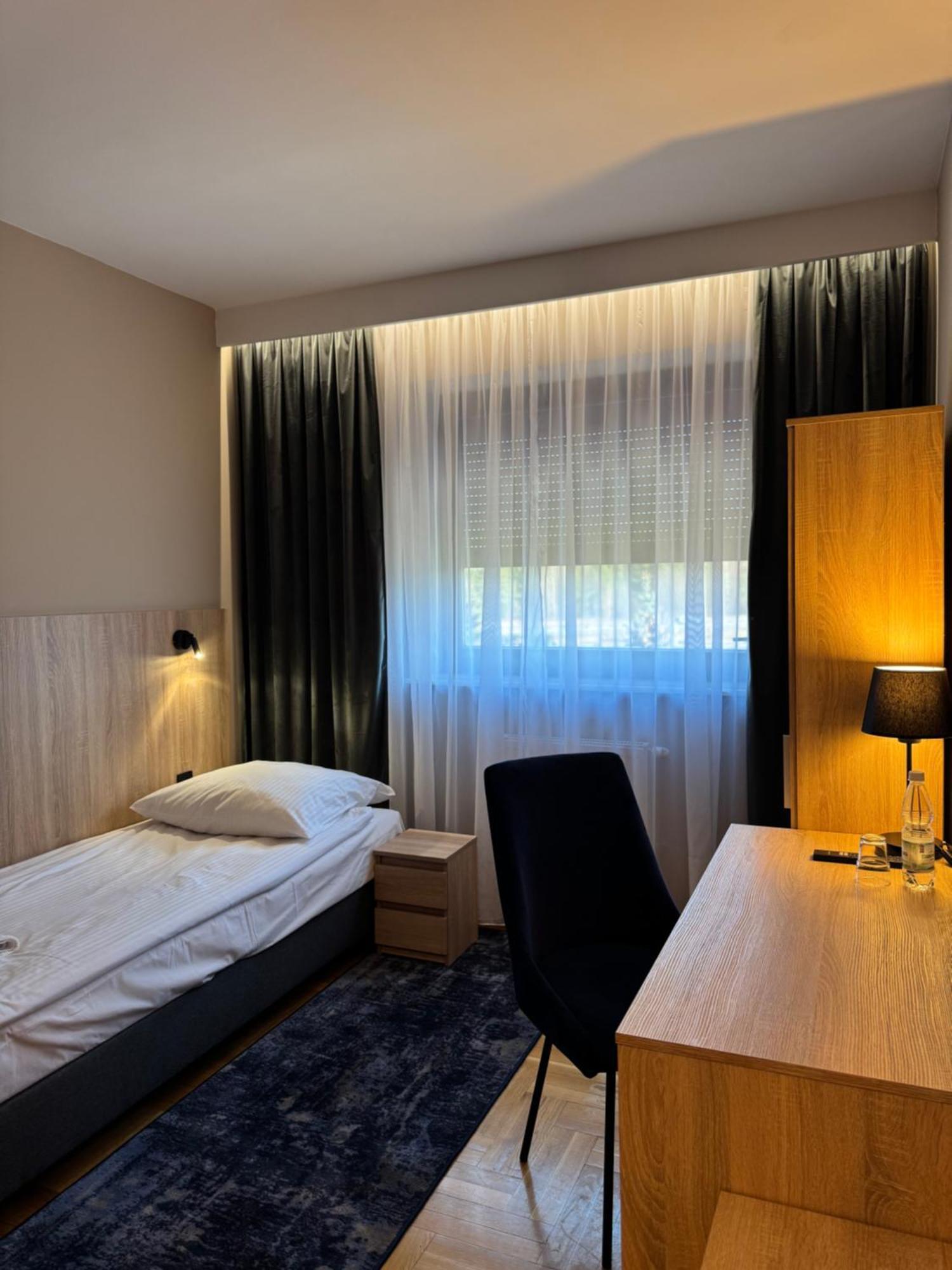 Hotel Zodiak Sucha  Extérieur photo